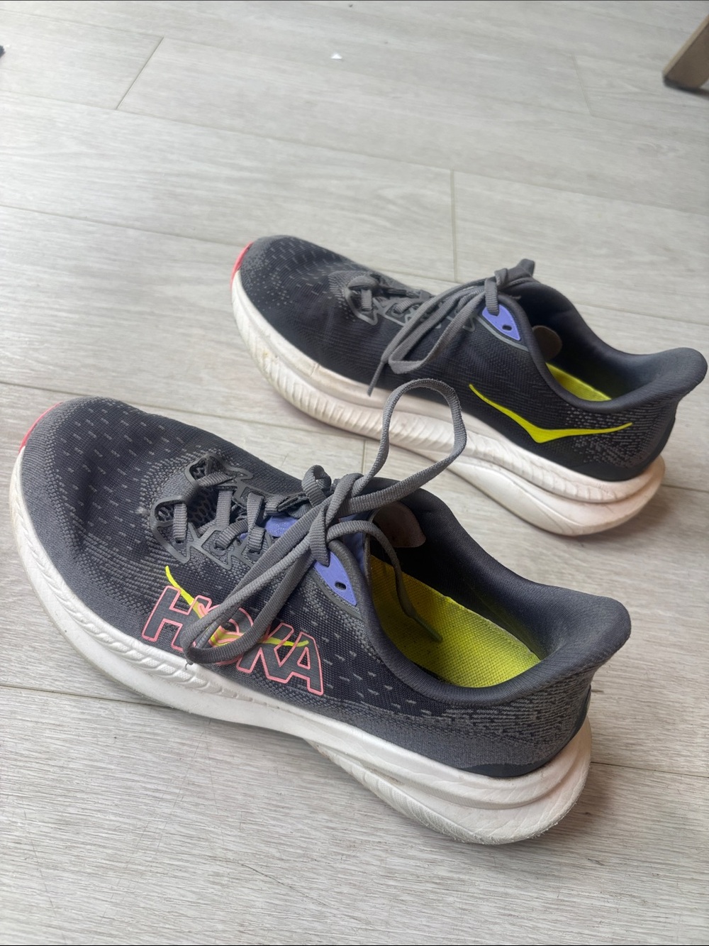 Hoka Mach 6 in Grey Skies/ Charcoals Grey size 8.5 B